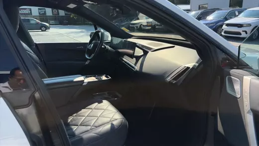 Vista 8 de 2024 BMW IX