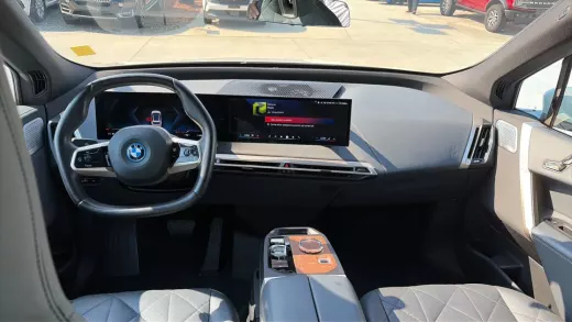 Vista 12 de 2024 BMW IX