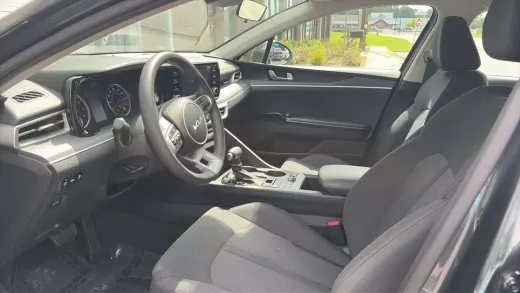 Vista 8 de 2023 KIA K5
