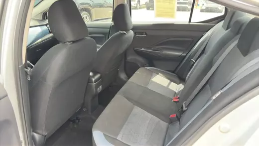 Vista 9 de 2025 NISSAN VERSA