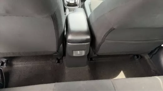 Vista 13 de 2025 NISSAN VERSA