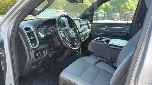 Vista 8 de 2023 RAM 1500 QUAD CAB