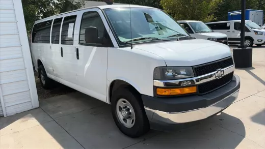 Vista 4 de 2019 CHEVROLET EXPRESS 3500 PASSENGER