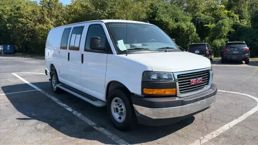 Vista 4 de 2025 GMC SAVANA 2500 CARGO