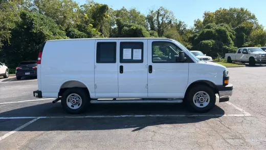 Vista 5 de 2025 GMC SAVANA 2500 CARGO