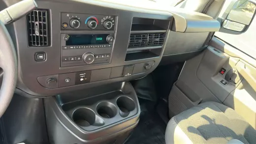 Vista 14 de 2025 GMC SAVANA 2500 CARGO