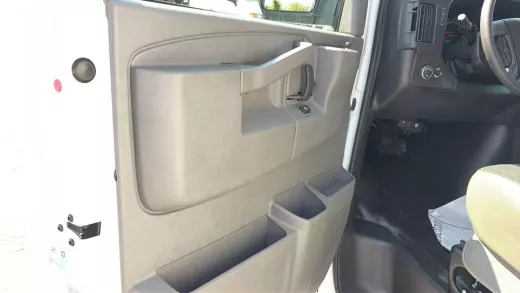 Vista 16 de 2025 GMC SAVANA 2500 CARGO